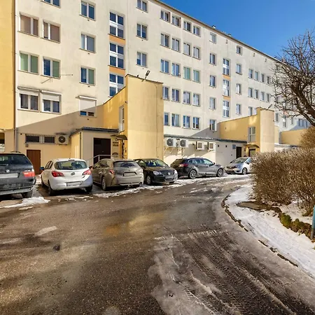 Modern Close To The Center And The In By Renters Lejlighed *