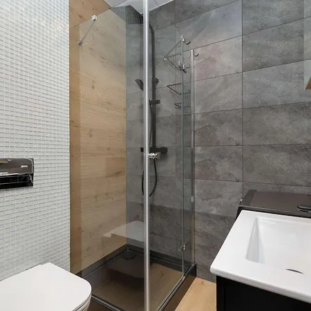 Modern Close To The Center And The In By Renters Gdynia